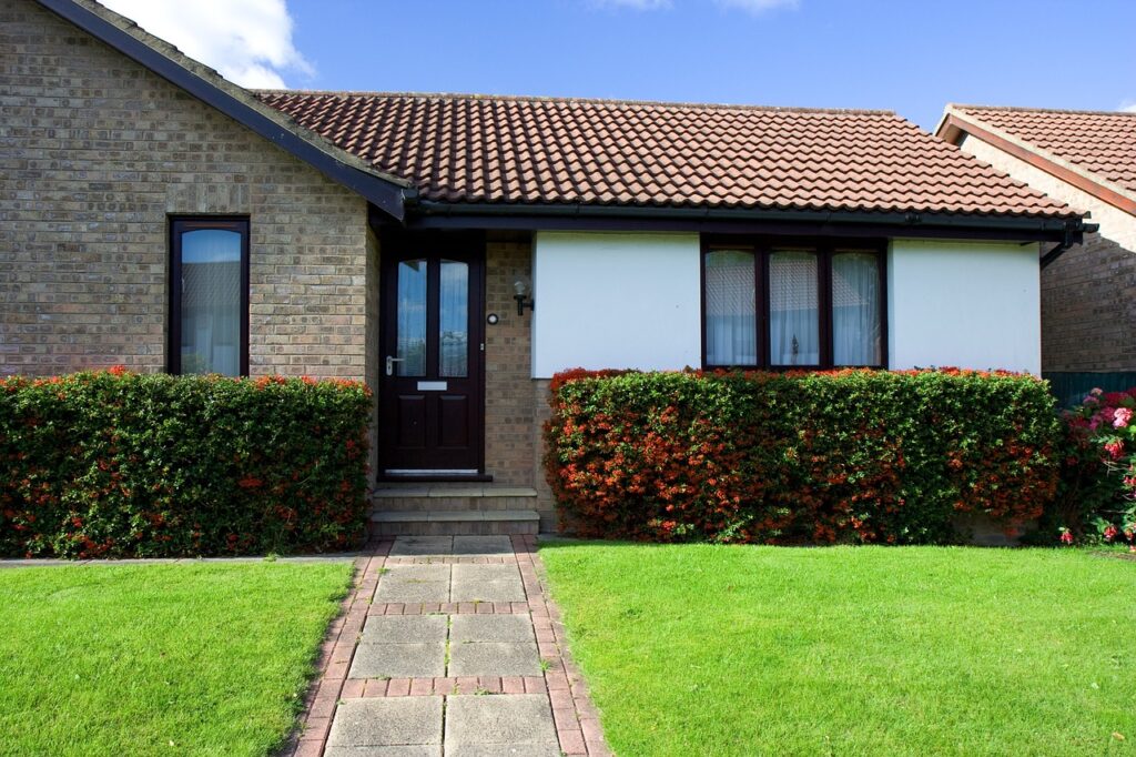 bungalow, house, door, DOM PARTEROWY